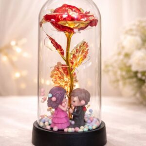 Lámpara Decorativa con Cúpula y Figuras de Pareja